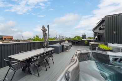 Stunning, impeccably maintained luxury corner townhome in the - photo 29