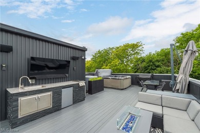 Stunning, impeccably maintained luxury corner townhome in the - photo 30