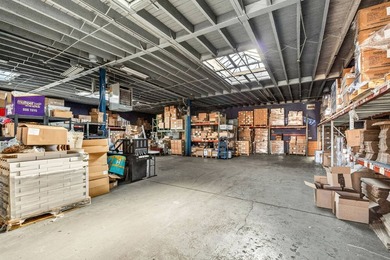 For Sale , Warehouse Mint! 1 Story Garage/ Warehouse. High - photo 3