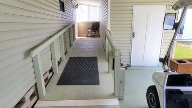 Affordable Florida Retreat - Exceptional Value - Turn-key - photo 8