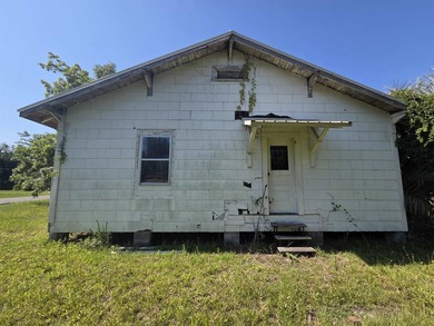 Circa 1934 house with charm and original wood throughout almost - photo 5