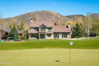 There aren't many homes where you can watch a golf shot land - photo 1
