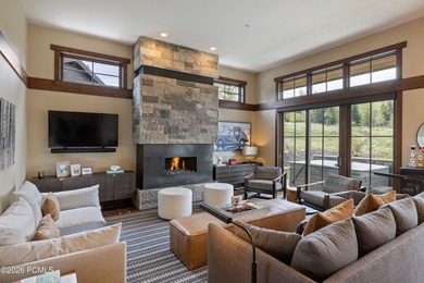 There aren't many homes where you can watch a golf shot land - photo 4