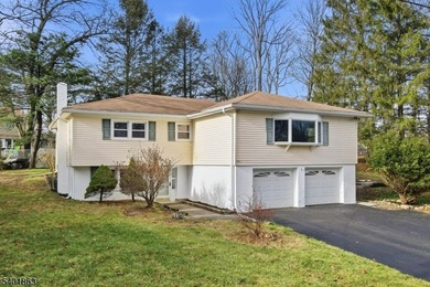 Lake Wanda Home For Sale in Vernon Twp. New Jersey