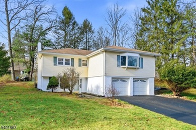 This recently renovated 3 bedroom 2 bathroom home features - photo 5
