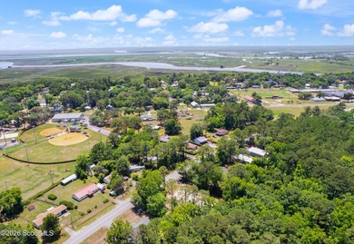 Located in the heart of historic Darien, 806 Ridge Road presents - photo 11