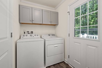 Welcome home to Merifield Acres ! This immaculate 3 Bedroom, 2 - photo 12