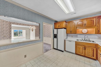 Great opportunity in the Glen - Condo with amazing views, tons