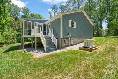 Welcome home to Merifield Acres ! This immaculate 3 Bedroom, 2 - photo 23