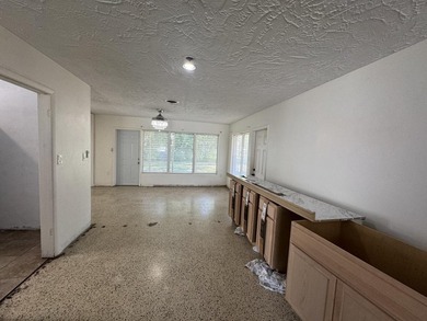 Wonderful 3/2 house, located just minutes from I-95 and Virginia - photo 3