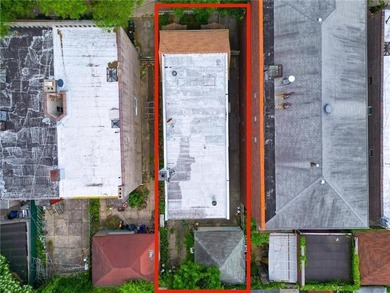 Fully detached two (2) family with private driveway in prime - photo 6
