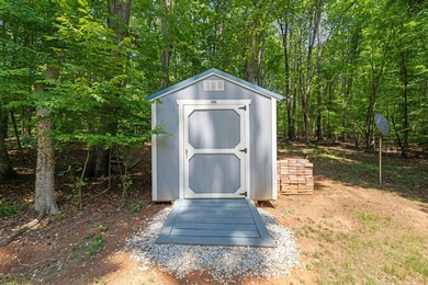 Welcome home to Merifield Acres ! This immaculate 3 Bedroom, 2 - photo 26