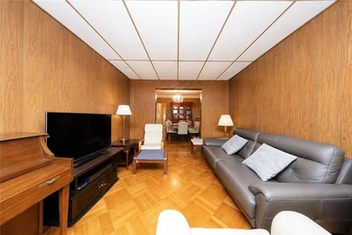 Fully detached two (2) family with private driveway in prime - photo 10