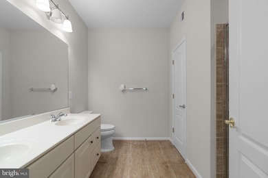 Beautifully maintained, freshly painted, and elevator-accessible - photo 33