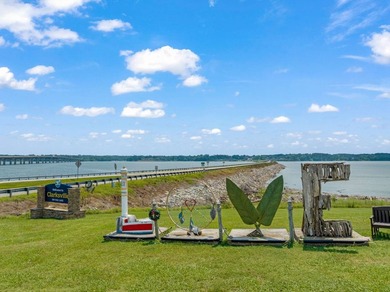 Welcome home to Merifield Acres ! This immaculate 3 Bedroom, 2 - photo 36