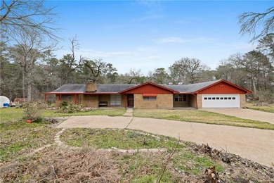 Lake Livingston Home For Sale in Huntsville Texas