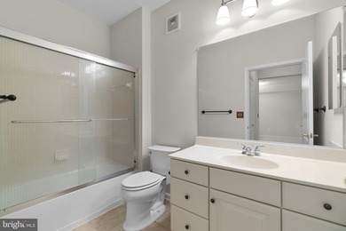 Beautifully maintained, freshly painted, and elevator-accessible - photo 41