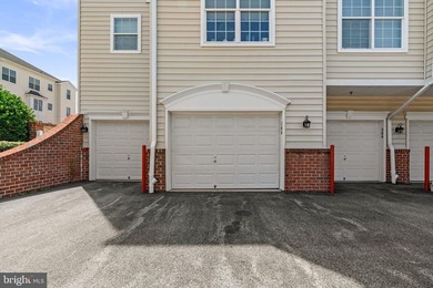 Beautifully maintained, freshly painted, and elevator-accessible - photo 43