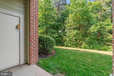 Beautifully maintained, freshly painted, and elevator-accessible - photo 45