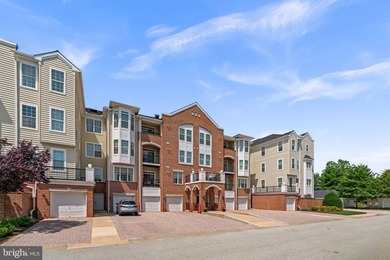 Beautifully maintained, freshly painted, and elevator-accessible - photo 47