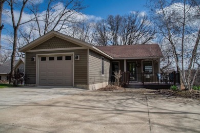 Lake Home For Sale in Apple River, Illinois