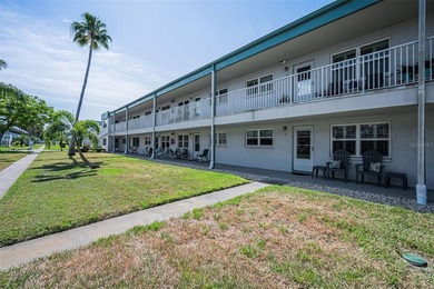 WOW... GROUND FLOOR... IMMACULATE & DESIGNER-PERFECT 2-BEDROOM - photo 3