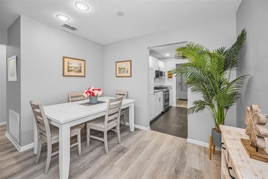 WOW... GROUND FLOOR... IMMACULATE & DESIGNER-PERFECT 2-BEDROOM - photo 8