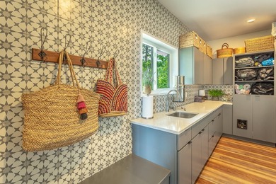 Welcome to this stunning luxury coastal retreat! 3/2 and only 7 - photo 6
