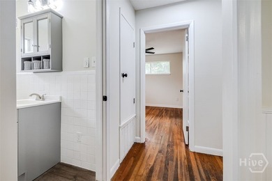 This beautifully renovated 2-bedroom, 1 bath bungalow is full of - photo 22