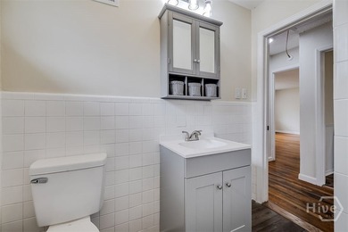 This beautifully renovated 2-bedroom, 1 bath bungalow is full of - photo 24