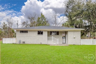 This beautifully renovated 2-bedroom, 1 bath bungalow is full of - photo 30