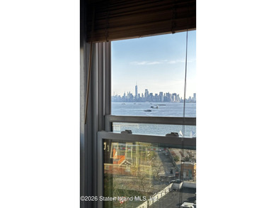 Welcome to 36 Hamilton! Imagine waking up to a view of the NYC - photo 3