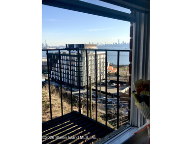 Welcome to 36 Hamilton! Imagine waking up to a view of the NYC - photo 4