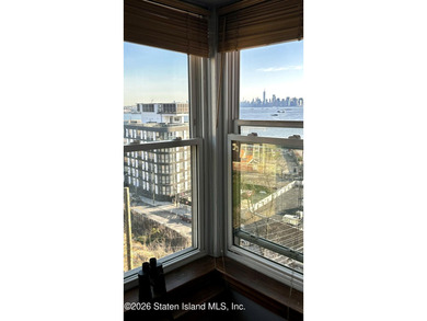 Welcome to 36 Hamilton! Imagine waking up to a view of the NYC - photo 5