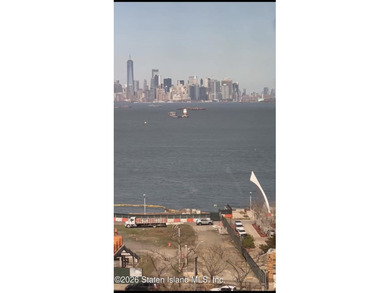 Welcome to 36 Hamilton! Imagine waking up to a view of the NYC - photo 7