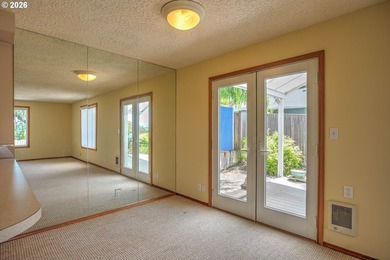 Well-maintained one-level home conveniently located in downtown - photo 12