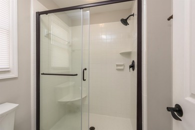 Unique townhome opportunity in the heart of Reynolds Lake