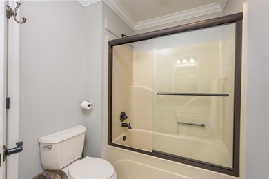 Unique townhome opportunity in the heart of Reynolds Lake