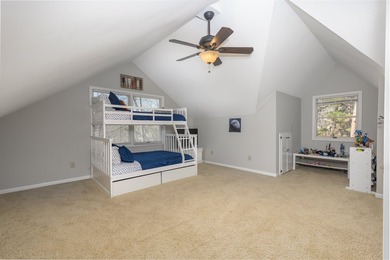 Unique townhome opportunity in the heart of Reynolds Lake