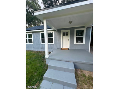 Welcome to this beautifully renovated 2-bedroom, 1-bath home - photo 19