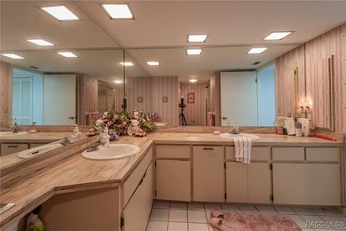 Relax and enjoy convenient living in this 2nd floor corner end - photo 25