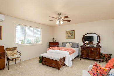 Beautiful 3 bedroom plus den/office home with water views on a - photo 26