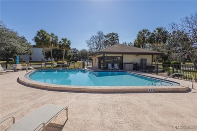Relax and enjoy convenient living in this 2nd floor corner end - photo 35