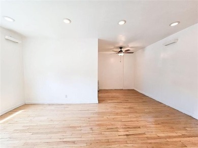 This charming one-bedroom co-op located in the heart of Murray - photo 4
