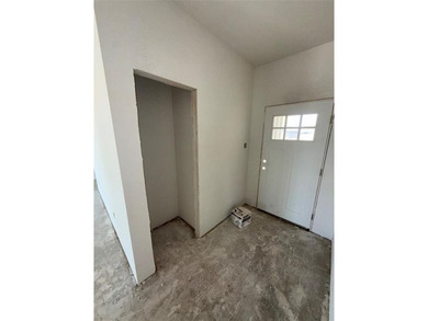 New Construction on Live Oak Golf Course! This stunning - photo 6