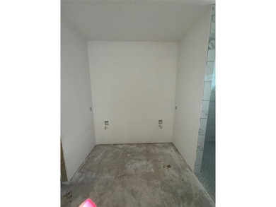 New Construction on Live Oak Golf Course! This stunning - photo 8
