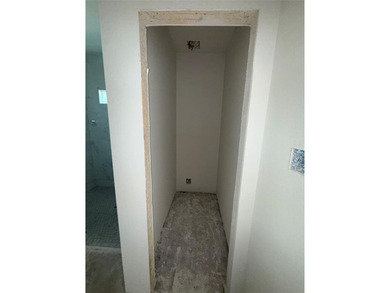 New Construction on Live Oak Golf Course! This stunning - photo 10