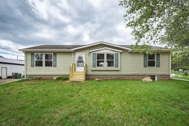 Lake Wissota Home Active Under Contract in Chippewa Falls Wisconsin
