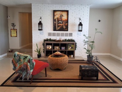 Lake Okeechobee Home For Sale in Pahokee Florida