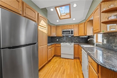 Welcome home to this bright and spacious property in the - photo 6